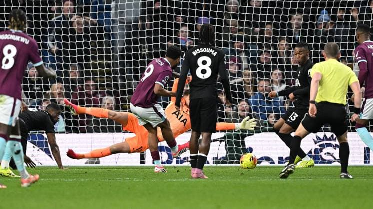 Lyle Foster of Burnley scores the team s second goal Burnley v Tottenham Hotspur, Premier League, Football, Turf Moor, Burnley, UK - 24 Jan 2026Burnley Turf Moor United Kingdom EDITORIAL USE ONLY No use with unauthorised audio, video, data, fixture lists, club league logos or live services. Online in-match use limited to 120 images, no video emulation. No use in betting, games or single club league player publications.  Copyright: xAnnaxGowthorpe Shutterstockx 16425941ap