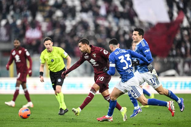 Como 1907 v Torino FC - Serie A Cyril Ngonge of Torino FC is in action during the Italian Serie A football match between Calcio Como and Torino FC at the Giuseppe Senigallia stadium in Como, Italy, on January 24, 2026. Como Italy  Copyright: xTizianoxBallabiox originalFilename:ballabio-calcioco260124_npyWU.jpg