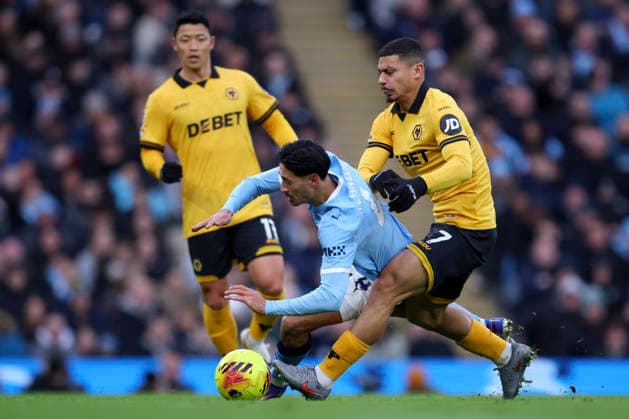 Manchester City v Wolverhampton Wanderers - Premier League Tijjani Reijnders of Manchester City and Andre of Wolverhampton Wanderers challenge during the Premier League match between Manchester City and Wolverhampton Wanderers at Etihad Stadium on January 24, 2026 in Manchester, England. WARNING! This Photograph May Only Be Used For Newspaper And Or Magazine Editorial Purposes. May Not Be Used For Publications Involving 1 player, 1 Club Or 1 Competition Without Written Authorisation From Football DataCo Ltd. For Any Queries, Please Contact Football DataCo Ltd on +44 (0) 207 864 9121 Manchester Etihad Stadium England United Kingdom Copyright: xAllstarxPicturexLibraryxLtdx