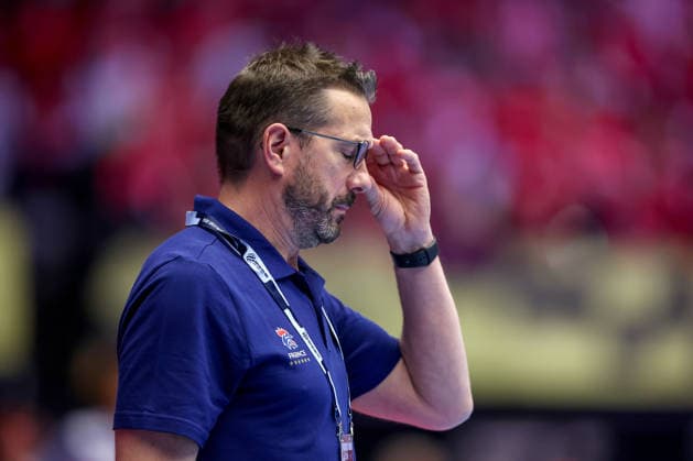 24.01.2026, Handball, Men s EHF EURO 2026, Frankreich - Portugal, Jyske Bank Boxen in Herning, Dänemark, Main Round: Headcoach Guillaume Gille (France hc) gestikulierend am Spielfeldrand Dänemark