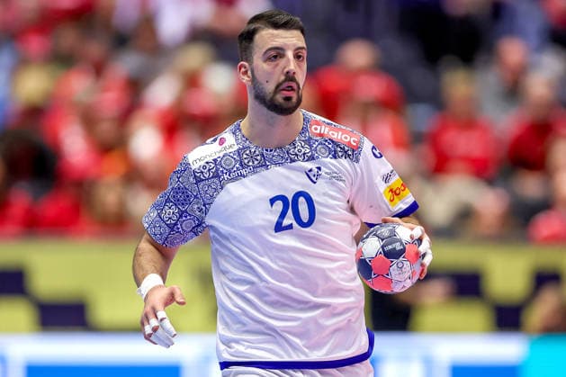 24.01.2026, Handball, Men s EHF EURO 2026, Frankreich - Portugal, Jyske Bank Boxen in Herning, Dänemark, Main Round: Miguel Jose Soares Neves (Portugal 20) enttäuscht Enttäuschung Dänemark