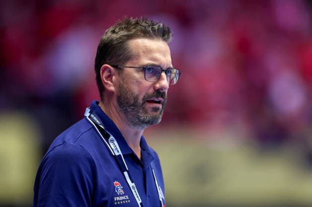 24.01.2026, Handball, Men s EHF EURO 2026, Frankreich - Portugal, Jyske Bank Boxen in Herning, Dänemark, Main Round: Headcoach Guillaume Gille (France hc) gestikulierend am Spielfeldrand Dänemark