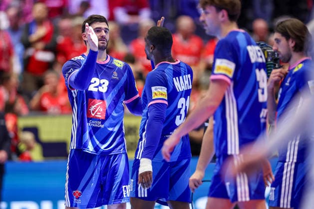 24.01.2026, Handball, Men s EHF EURO 2026, Frankreich - Portugal, Jyske Bank Boxen in Herning, Dänemark, Main Round: Abschlussjubel nach dem Sieg der Franzosen gegen Portugal. Ludovic Fabregas (France 23) Dylan Nahi (France 31) Dänemark