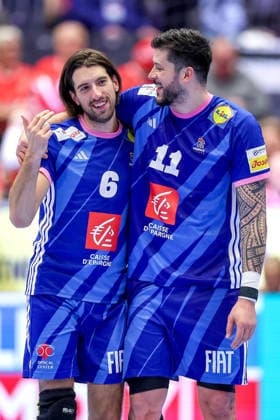 24.01.2026, Handball, Men s EHF EURO 2026, Frankreich - Portugal, Jyske Bank Boxen in Herning, Dänemark, Main Round: Abschlussjubel nach dem Sieg der Franzosen gegen Portugal. Julien Bos (France 06) neben Nicolas Tournat (France 11) Dänemark