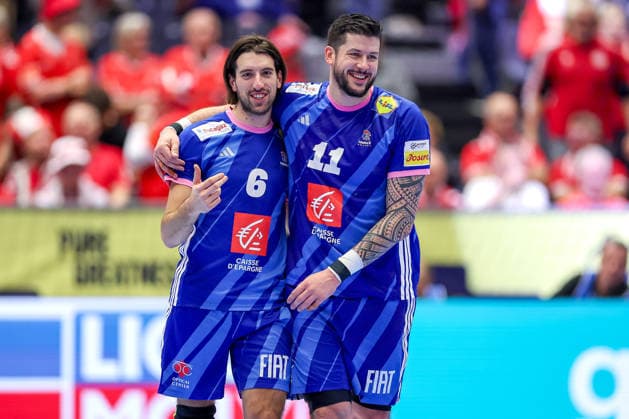 24.01.2026, Handball, Men s EHF EURO 2026, Frankreich - Portugal, Jyske Bank Boxen in Herning, Dänemark, Main Round: Abschlussjubel nach dem Sieg der Franzosen gegen Portugal. Julien Bos (France 06) neben Nicolas Tournat (France 11) Dänemark