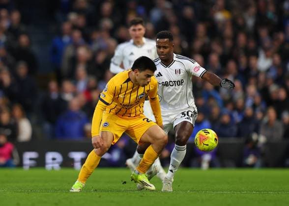 24th January 2026; Craven Cottage, Fulham, London, England; Premier League Football, Fulham versus Brighton and Hove Albion; Diego Gomez of Brighton &amp; Hove Albion under pressure from Ryan Sessegnon of Fulham  JohnxPatrickxFletcher Content restricted for UK based newspaper