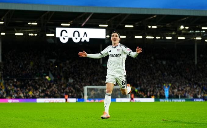 Harry Wilson of Fulham celebrates scoring a goal after making it 2-1 Fulham v Brighton and Hove Albion, Premier League, Football, Craven Cottage, London, UK - 24 Jan 2026London Craven Cottage United Kingdom EDITORIAL USE ONLY No use with unauthorised audio, video, data, fixture lists, club league logos or live services. Online in-match use limited to 120 images, no video emulation. No use in betting, games or single club league player publications.  Copyright: xJavierxGarcia Shutterstockx 16425974bv