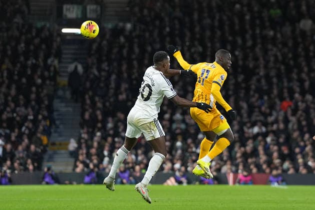 Fulham v Brighton and Hove Albion, Premier League Brighton & Hove Albion manager forward Yankuba Minteh (11) wins a header during the Premier League match between Fulham and Brighton and Hove Albion at Craven Cottage, London, UK on 24 January 2026. London Craven Cottage Greater London UK Editorial use only DataCo restrictions apply See www.football-dataco.com , Copyright: xStephenxFlynnx PSI-23616-0139