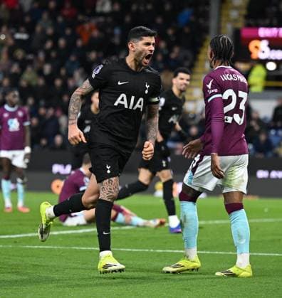 Cristian Romero of Tottenham Hotspur celebrates after scoring the team s second goal Burnley v Tottenham Hotspur, Premier League, Football, Turf Moor, Burnley, UK - 24 Jan 2026Burnley Turf Moor United Kingdom EDITORIAL USE ONLY No use with unauthorised audio, video, data, fixture lists, club league logos or live services. Online in-match use limited to 120 images, no video emulation. No use in betting, games or single club league player publications.  Copyright: xAnnaxGowthorpe Shutterstockx 16425941aw