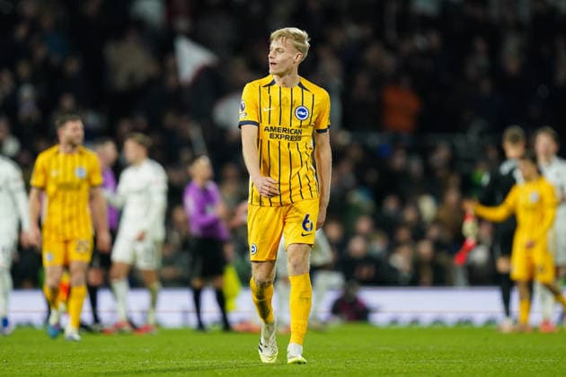Fulham v Brighton & Hove Albion, Premier League Jan Paul van Hecke of Brighton & Hove Albion looks dejected after the Fulham v Brighton & Hove Albion Premier League match at Craven Cottage, London, England on 24 January 2026 Credit: Dylan Hepworth Every Second Media Editorial use only. All images are copyright Every Second Media Limited. No images may be reproduced without prior permission. All rights reserved. Premier League and Football League images are subject to licensing agreements with Football DataCo Limited. see https: www.football-dataco.com Copyright: xIMAGO EveryxSecondxMediax ESM-1770-0078 DylanxHepworthx xEveryxSecondxMediax