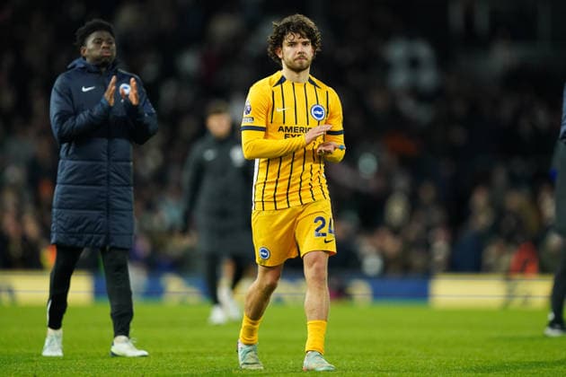 Fulham v Brighton & Hove Albion, Premier League Ferdi Kadioglu of Brighton & Hove Albion looks dejected while clapping the fans after the Fulham v Brighton & Hove Albion Premier League match at Craven Cottage, London, England on 24 January 2026 Credit: Dylan Hepworth Every Second Media Editorial use only. All images are copyright Every Second Media Limited. No images may be reproduced without prior permission. All rights reserved. Premier League and Football League images are subject to licensing agreements with Football DataCo Limited. see https: www.football-dataco.com Copyright: xIMAGO EveryxSecondxMediax ESM-1770-0082 DylanxHepworthx xEveryxSecondxMediax