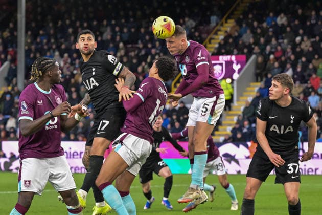 24th January 2026; Turf Moor, Burnley, Lancashire, England; Premier League Football, Burnley versus Tottenham Hotspur; Maxime Esteve of Burnley wins the high ball  LeexDurkin Content restricted for UK based newspaper