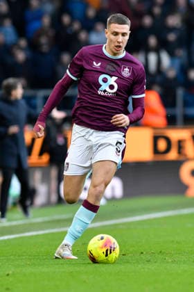 Burnley v Tottenham Hotspur, Premier League Maxime Esteve of Burnley during the Burnley v Tottenham Hotspur Premier League match at Turf Moor, Burnley, England on 24 January 2026 Credit: Connor McMain Every Second Media Editorial use only. All images are copyright Every Second Media Limited. No images may be reproduced without prior permission. All rights reserved. Premier League and Football League images are subject to licensing agreements with Football DataCo Limited. see https: www.football-dataco.com Copyright: xIMAGO EveryxSecondxMediax ESM-1771-0129 ConnorxMcMainx xEveryxSecondxMediax