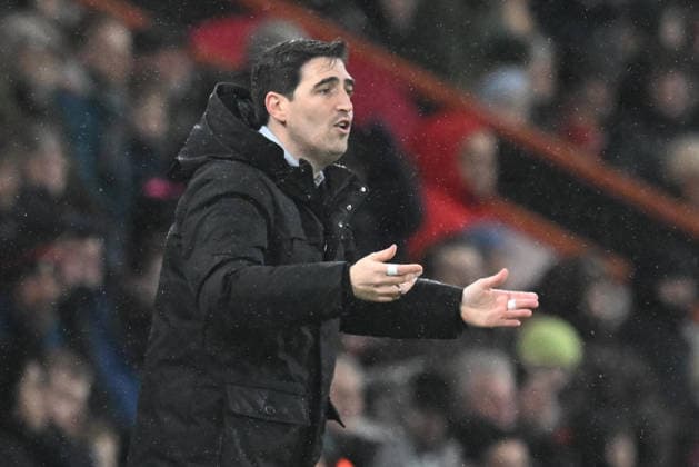 Bournemouth v Liverpool, Premier League AFC Bournemouth manager Andoni Iraola gestures during the Premier League match between Bournemouth and Liverpool at the Vitality Stadium, Bournemouth, UK on 24 January 2026. Bournemouth Vitality Stadium Dorset UK Editorial use only DataCo restrictions apply See www.football-dataco.com , Copyright: xGrahamxHuntx PSI-23639-0037