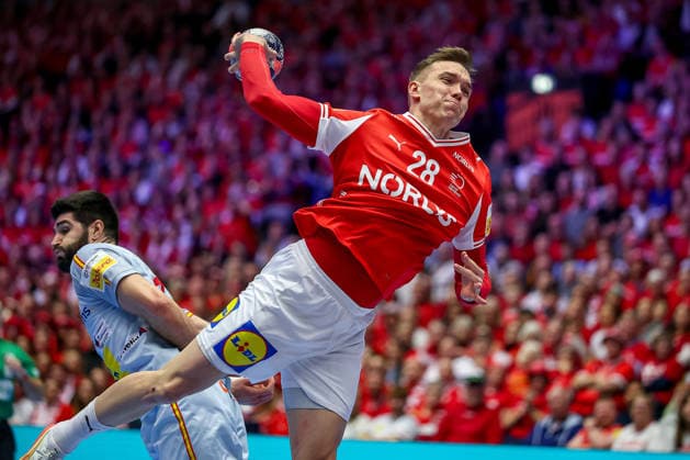 24.01.2026, Handball, Men s EHF EURO 2026, Dänemark -Spanien, Jyske Bank Boxen in Herning, Dänemark, Main Round: Lasse Bredekjaer Andersson (Denmark 28) Dänemark