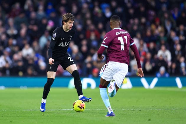 Burnley, England, 24th January 2026. Conor Gallagher of Tottenham Hotspur runs with the ball whilst under pressure from Jaidon Anthony of Burnley during the Burnley vs Tottenham Hotspur Premier League match at Turf Moor, Burnley. Picture credit should read: Jessica Hornby Sportimage EDITORIAL USE ONLY. No use with unauthorised audio, video, data, fixture lists, club league logos or live services. Online in-match use limited to 120 images, no video emulation. No use in betting, games or single club league player publications. SPI_073_JH_BURNLEY_TOTTENHAM SPI-4474-0072