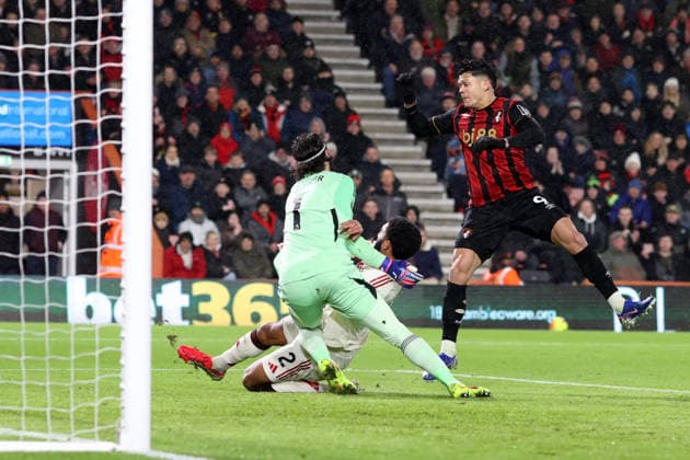 Bournemouth v Liverpool 24 January 2026, Bournemouth - Premier League Football - AFC Bournemouth v Liverpool - Joe Gomez of Liverpool collides with Liverpool goalkeeper Alisson Becker as Evanilson of Bournemouth scores the opening goal - Photo: Charlotte Wilson Offside. Bournemouth UK Copyright: xCharlottexWilsonx xOffsidexOffside
