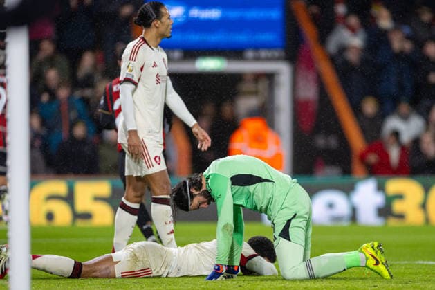 Football - FA Premier League - Bournemouth AFC v Liverpool FC BOURNEMOUTH, ENGLAND - Saturday, January 24, 2026: Liverpool s Joe Gomez lies injured after clashing with goalkeeper Alisson Becker (R) whilst conceeding the first goal during the FA Premier League match between Bournemouth AFC and Liverpool FC at Dean Court. (Photo by David Rawcliffe Propaganda) BOURNEMOUTH Dean Court DORSET ENGLAND  Copyright: xDavidxRawcliffex P2026-01-24-Bournemouth_Liverpool-105