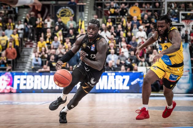 Barra Njie (Basketball Loewen Braunschweig, 13) vs. Traveon Buchanan (MHP RIESEN Ludwigsburg, 02) GER, MHP Riesen Ludwigsburg - Basketball Loewen Braunschweig, easycredit BBL, Basketball, Bundesliga, 17. Spieltag, Spielzeit 2025 2026, 24.01.2026 GER, MHP Riesen Ludwigsburg - Basketball Loewen Braunschweig, easycredit BBL, Basketball, Bundesliga, 17. Spieltag, Spielzeit 2025 2026, 24.01.2026 Ludwigsburg Copyright: xSandyxDinkelackerx EP_SDR