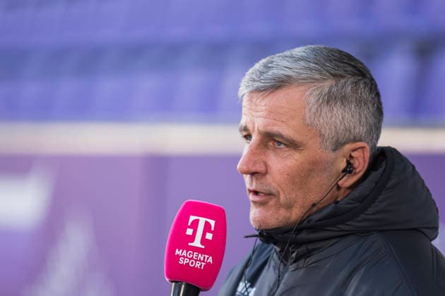 24.01.2026, xomx, Fussball 3.Liga, Erzgebirge Aue - SSV Ulm 1846 Fußball v.l. Jens Haertel (FC Erzgebirge Aue Trainer) im Interview mit Telekom Magenta Portrait, Portraet, War das sein letztes Spiel in Aue? (DFL DFB REGULATIONS PROHIBIT ANY USE OF PHOTOGRAPHS as IMAGE SEQUENCES and or QUASI-VIDEO) Aue