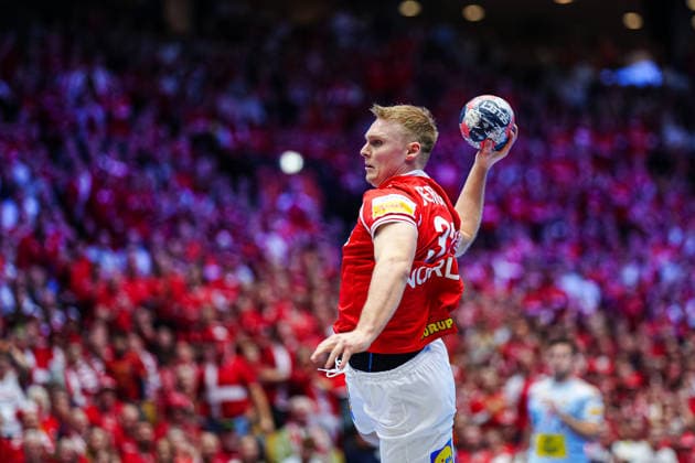 Wurf Tor Emil Bergholt (Daenemark, 33) DEN, Spanien vs. Daenemark, Handball, EHF Europameisterschaft 2026, Hauptrunde, Spieltag 2, 24.01.2026 DEN, Spanien vs. Daenemark, Handball, EHF Europameisterschaft 2026, Hauptrunde, Spieltag 2, 24.01.2026 Herning Copyright: xEibner-Pressefoto MarcelxvonxFehrnx EP_MFN