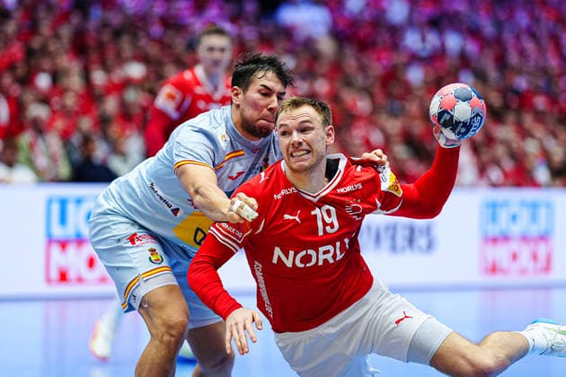 Daniel Dujshebaev (Spanien, 24), Mathias Gidsel (Daenemark, 19) DEN, Spanien vs. Daenemark, Handball, EHF Europameisterschaft 2026, Hauptrunde, Spieltag 2, 24.01.2026 DEN, Spanien vs. Daenemark, Handball, EHF Europameisterschaft 2026, Hauptrunde, Spieltag 2, 24.01.2026 Herning Copyright: xEibner-Pressefoto MarcelxvonxFehrnx EP_MFN