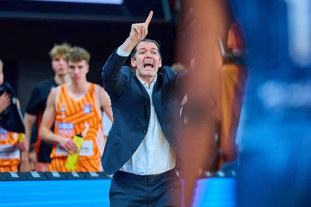 Tyron McCoy (ratiopharm ulm, Assistant Coach) gestikuliert GER, ratiopharm ulm vs. MLP Academics Heidelberg, Basketball, 17. Spieltag, EasyCredit Bundesliga, Spielzeit 2025 2026, 24.01.2026 GER, ratiopharm ulm vs. MLP Academics Heidelberg, Basketball, 17. Spieltag, EasyCredit Bundesliga, Spielzeit 2025 2026, 24.01.2026 Neu-Ulm Copyright: xEibner-Pressefoto GeraldxOelze-dexStoppanyx EP_ODS