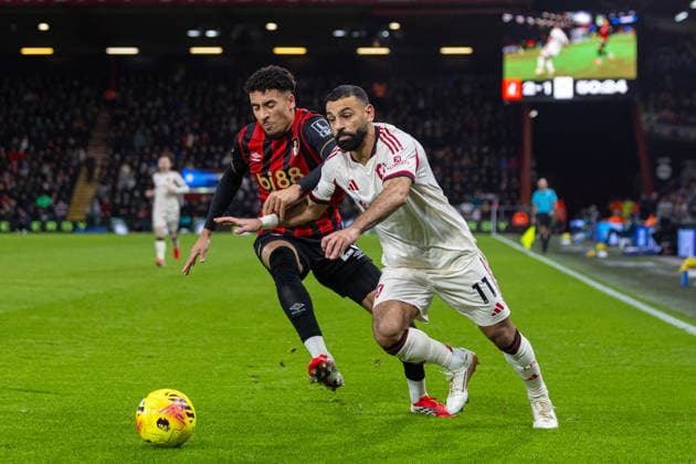 Football - FA Premier League - Bournemouth AFC v Liverpool FC BOURNEMOUTH, ENGLAND - Saturday, January 24, 2026: Liverpool s Mohamed Salah is challenged by Bournemouth s James Hill (L) during the FA Premier League match between Bournemouth AFC and Liverpool FC at Dean Court. (Photo by David Rawcliffe Propaganda) BOURNEMOUTH Dean Court DORSET ENGLAND  Copyright: xDavidxRawcliffex P2026-01-24-Bournemouth_Liverpool-120