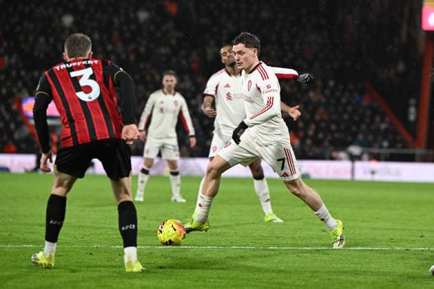 Bournemouth v Liverpool, Premier League Florian Wirtz (7) of Liverpool on the attack during the Premier League match between Bournemouth and Liverpool at the Vitality Stadium, Bournemouth, UK on 24 January 2026. Bournemouth Vitality Stadium Dorset UK Editorial use only DataCo restrictions apply See www.football-dataco.com , Copyright: xGrahamxHuntx PSI-23639-0089