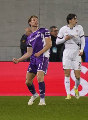 Fiorentina™s Marco Brescianini celebrates after scoring the goal of 1-2 during the Serie A soccer match between Fiorentina and Cagliari at the Artemio Franchi stadium in Florence, center of Italy - Saturday , January 24, 2026. - Soccer  Copyright: xMarcoxBucco LaxPressex
