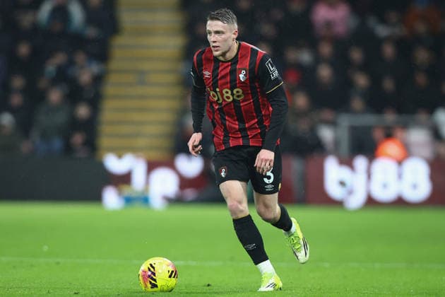 24th January 2026, Bournemouth, Dorset, England; Premier League Football, AFC Bournemouth versus Liverpool; Adrien Truffert of Bournemouth on the ball  IanxStephen Content restricted for UK based newspaper