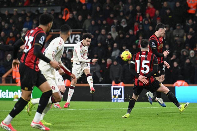 Bournemouth v Liverpool, Premier League Curtis Jones (17) of Liverpool shoots at goal during the Premier League match between Bournemouth and Liverpool at the Vitality Stadium, Bournemouth, UK on 24 January 2026. Bournemouth Vitality Stadium Dorset UK Editorial use only DataCo restrictions apply See www.football-dataco.com , Copyright: xGrahamxHuntx PSI-23639-0094