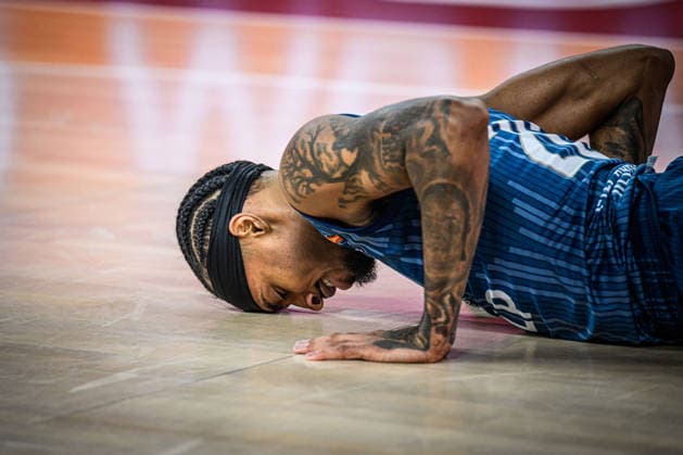 Neu Ulm, Deutschland, 24.01.26: Michael Weathers (MLP Academics Heidelberg) am Boden waehrend des Basketball Bundesliga Spiels zwischen ratiopharm ulm vs MLP Academics Heidelberg in der ratiopharm Arena am 24. Januar 2026 in Neu Ulm, Deutschland. (Foto von Harry Langer DeFodi Images) ratiopharm Arena, Germany, 24.01.26: Michael Weathers (MLP Academics Heidelberg) on the ground during the Basketball Bundesliga match between ratiopharm ulm vs MLP Academics Heidelberg at Neu Ulm on January 24, 2026 in ratiopharm Arena, Germany. (Photo by Harry Langer DeFodi Images) (Photo by Harry Langer DeFodi Images) -