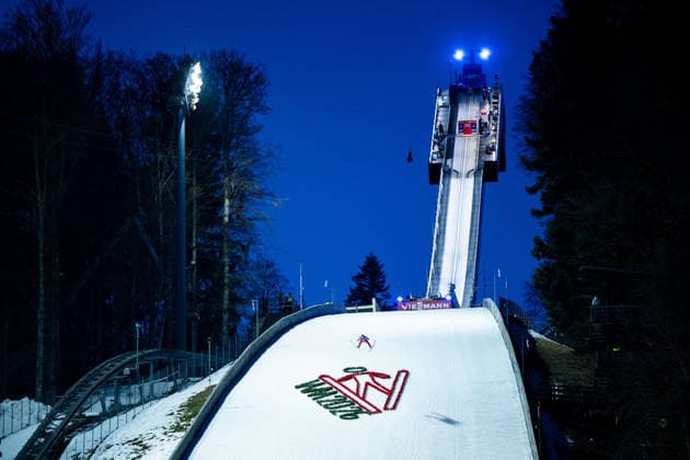 DESCHWANDEN Gregor (Schweiz) nach dem Absprung von der Heini-Klopfer-Skiflugschanze, darunter WM 2026 Logo Branding, GER, FIS Viessmsann Skiflug Weltmeisterschaft Oberstdorf, Wettkampf Herren Einzel, 3. und 4. Durchgang, Saison 2025 2026, 24.01.2026 GER, FIS Viessmsann Skiflug Weltmeisterschaft Oberstdorf, Wettkampf Herren Einzel, 3. und 4. Durchgang, Saison 2025 2026, 24.01.2026 Oberstdorf *** DESCHWANDEN Gregor Switzerland after jumping off the Heini Klopfer ski flying hill, including World Championships 2026 logo branding, GER, FIS Viessmann Ski Flying World Championships Oberstdorf, mens singles competition, 3 and 4 rounds, 2025 2026 season, 24 01 2026 GER, FIS Viessmann Ski Flying World Championships Oberstdorf, mens singles competition, 3 and 4 rounds, 2025 2026 season, 24 01 2026 Oberstdorf Copyright: xEibner-Pressefoto Memmlerx EP_MMR