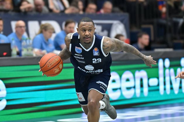 Charles Callison (MBC, 23), Syntainics MBC vs. Vet-Concept Gladiators Trier, Basketball, 1. Bundesliga, Maenner, 17. Spieltag Hauptrunde, Saison 2025 26, 24.01.2026. Weißenfels Stadthalle Sachsen-Anhalt Deutschland