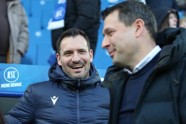 Mario Eggimann (Karlsruher SC, Geschaeftsfuehrer im Austausch mit Benjamin Weber (Hertha BSC, Sportdirektor) , Karlsruher SC vs. Hertha BSC, 2. Bundesliga, 19. Spieltag, 2025 2026, 24.01.2026, DFL REGULATIONS PROHIBIT ANY USE OF PHOTOGRAPHS AS IMAGE SEQUENCES AND OR QUASI-VIDEO, Karlsruher SC vs. Hertha BSC, 2. Bundesliga, 19. Spieltag, 2025 2026, 24.01.2026 Karlsruhe