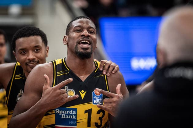 Yorman Polas Bartolo (MHP RIESEN Ludwigsburg, 13) - Jubel, Freude, Posen fuer die Kamera GER, MHP Riesen Ludwigsburg - Basketball Loewen Braunschweig, easycredit BBL, Basketball, Bundesliga, 17. Spieltag, Spielzeit 2025 2026, 24.01.2026 GER, MHP Riesen Ludwigsburg - Basketball Loewen Braunschweig, easycredit BBL, Basketball, Bundesliga, 17. Spieltag, Spielzeit 2025 2026, 24.01.2026 Ludwigsburg Copyright: xSandyxDinkelackerx EP_SDR