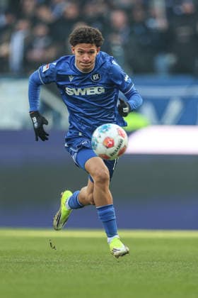 Aktion am Ball Louey Ben Farhat (Karlsruher SC, 19), Karlsruher SC vs. Hertha BSC, 2. Bundesliga, 19. Spieltag, 2025 2026, 24.01.2026, DFL REGULATIONS PROHIBIT ANY USE OF PHOTOGRAPHS AS IMAGE SEQUENCES AND OR QUASI-VIDEO, Karlsruher SC vs. Hertha BSC, 2. Bundesliga, 19. Spieltag, 2025 2026, 24.01.2026 Karlsruhe