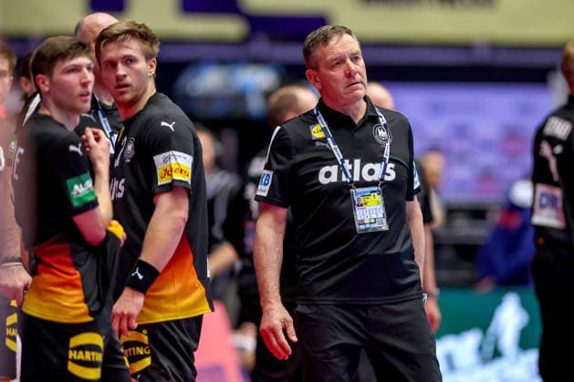 24.01.2026, Handball, Men s EHF EURO 2026, Deutschland - Norwegen, Jyske Bank Boxen in Herning, Dänemark, Main Round: Headcoach Alfred Gislason (Germany hc) gestikulierend am Spielfeldrand enttäuscht Enttäuschung Dänemark
