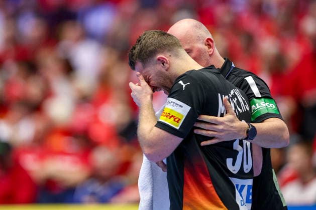 24.01.2026, Handball, Men s EHF EURO 2026, Deutschland - Norwegen, Jyske Bank Boxen in Herning, Dänemark, Main Round: Lukas Mertens (Germany 36) mit Schmerzen im Gesicht Dänemark