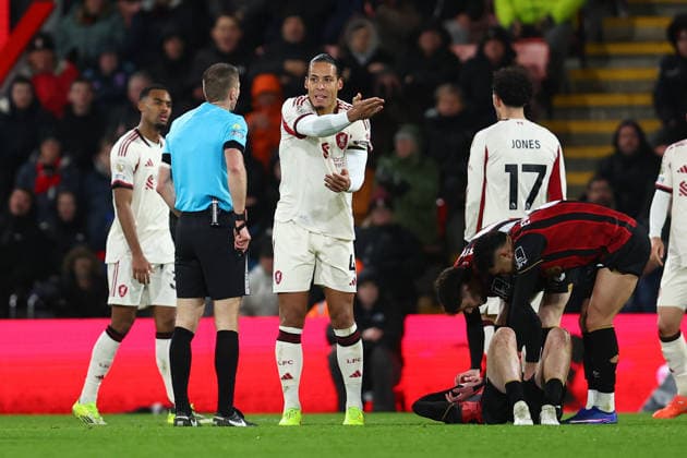 Bournemouth, England, 24th January 2026. Virgil van Dijk of Liverpool appeals to referee Michael Salisbury during the AFC Bournemouth vs Liverpool Premier League match at the Vitality Stadium, Bournemouth. Picture credit should read: Paul Terry Sportimage EDITORIAL USE ONLY. No use with unauthorised audio, video, data, fixture lists, club league logos or live services. Online in-match use limited to 120 images, no video emulation. No use in betting, games or single club league player publications. SPI_059_PT_Bournemouth_Liverpool SPI-4475-0059
