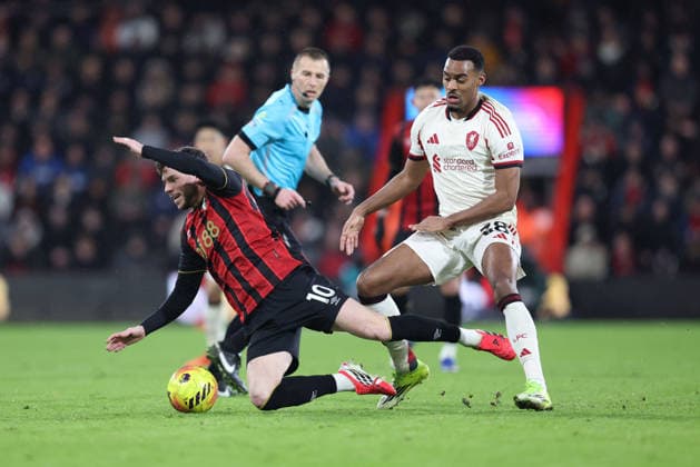 Bournemouth v Liverpool 24 January 2026, Bournemouth - Premier League Football - AFC Bournemouth v Liverpool - Ryan Christie of Bournemouth is tackled by Ryan Gravenberch of Liverpool - Photo: Charlotte Wilson Offside. Bournemouth UK Copyright: xCharlottexWilsonx xOffsidexOffside