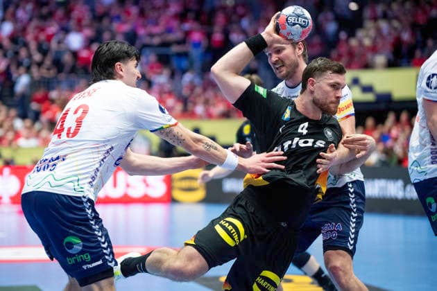 European Men s Handball Championship: Germany - Norway Germany s Johannes Golla in action with Norway s Simen Lyse and Vetle Roenningen during the men s handball match between Germany and Norway in EHF Euro 2026 group B at Jyske Bank Boxen in Herning, Saturday, January 24, 2026. (Photo: Bo Amstrup Ritzau Scanpix) , Herning Denmark Mors Copyright: BoxAmrstrupx xRitzauxScanpix BoxAmstrupx spdk20260124-211655-L