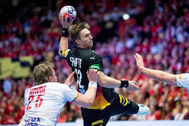 European Men s Handball Championship: Germany - Norway Germany s Marin Michalczik in action with Norway s Martin Hovde during the men s handball match between Germany and Norway in EHF Euro 2026 Group B at Jyske Bank Boxen in Herning, Saturday, January 24, 2026. (Photo: Bo Amstrup Ritzau Scanpix) , Herning Denmark Mors Copyright: BoxAmrstrupx xRitzauxScanpix BoxAmstrupx spdk20260124-212237-L