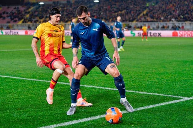 Alessio Romagnoli of SS Lazio and Omri Gandelman of US Lecce during US Lecce vs SS Lazio, Italian soccer Serie A match in Lecce, Italy, January 24 2026  Copyright: xEmmanuelexMastrodonato IPAxSportx xipa-agency.netx xx IPA_70514107 IPA_Agency_IPA70514107