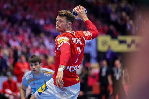 7Jakobsen, Emil in action Match between SPAIN VS DENMARK valid for Men s EHF EURO 2026 at Jyske Bank Boxen in Herning on 24 January 2026. Herning Jyske Bank Boxen Herning Denmark Copyright: xIMAGOx xPRIMExSPORTSxIMAGESx xANGELOxMOREIRAx