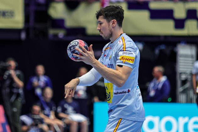 10Dujshebaev, Alex in action Match between SPAIN VS DENMARK valid for Men s EHF EURO 2026 at Jyske Bank Boxen in Herning on 24 January 2026. Herning Jyske Bank Boxen Herning Denmark Copyright: xIMAGOx xPRIMExSPORTSxIMAGESx xANGELOxMOREIRAx