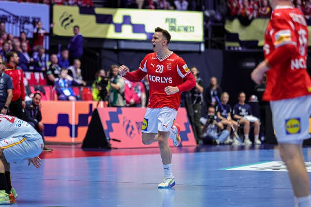 28Andersson, Lasse Bredekjaer in action Match between SPAIN VS DENMARK valid for Men s EHF EURO 2026 at Jyske Bank Boxen in Herning on 24 January 2026. Herning Jyske Bank Boxen Herning Denmark Copyright: xIMAGOx xPRIMExSPORTSxIMAGESx xANGELOxMOREIRAx