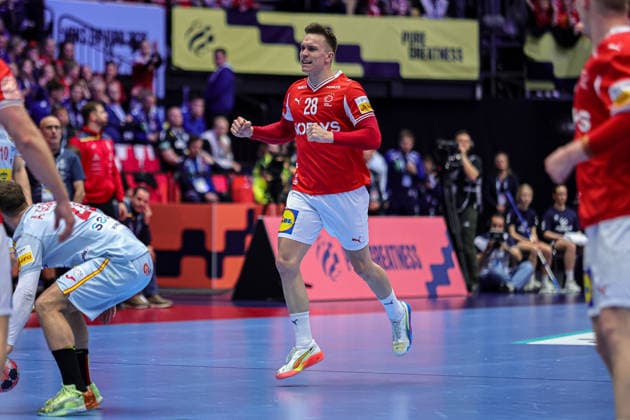 28Andersson, Lasse Bredekjaerin action Match between SPAIN VS DENMARK valid for Men s EHF EURO 2026 at Jyske Bank Boxen in Herning on 24 January 2026. Herning Jyske Bank Boxen Herning Denmark Copyright: xIMAGOx xPRIMExSPORTSxIMAGESx xANGELOxMOREIRAx