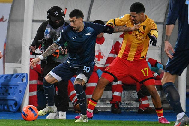 Mattia Zaccagni (SS Lazio) against Veiga Danilo (Us Lecce) during US Lecce vs SS Lazio, Italian soccer Serie A match in Lecce, Italy, January 24 2026  Copyright: xPasqualexGolia IPAxSportx xipa-agency.netx xx IPA_70515363 IPA_Agency_IPA70515363
